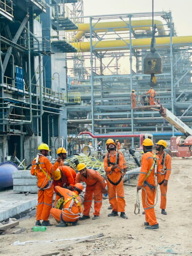 How to Train New Workers on PPE Safety During Busy Season